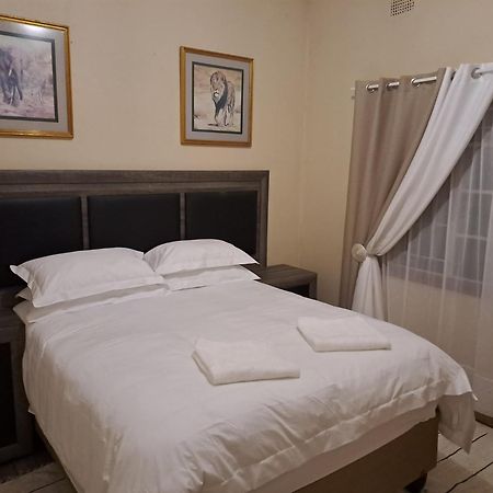 סאבי Pine Forest Cottage מראה חיצוני תמונה